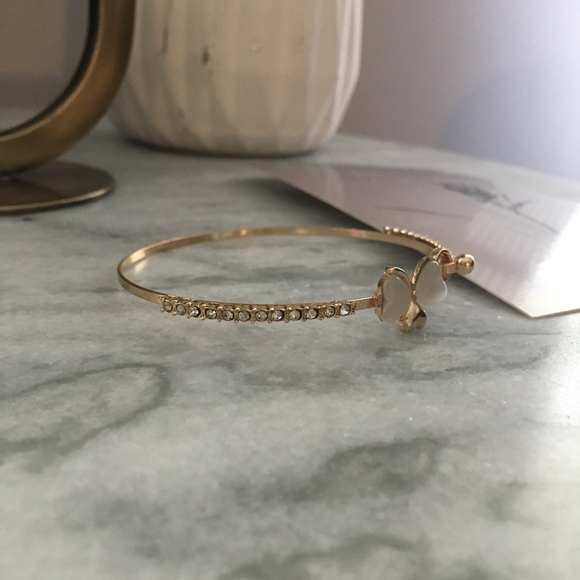 Lucky Clover Heart Cluster Gold Bangle Bracelet - Picture 4 of 8